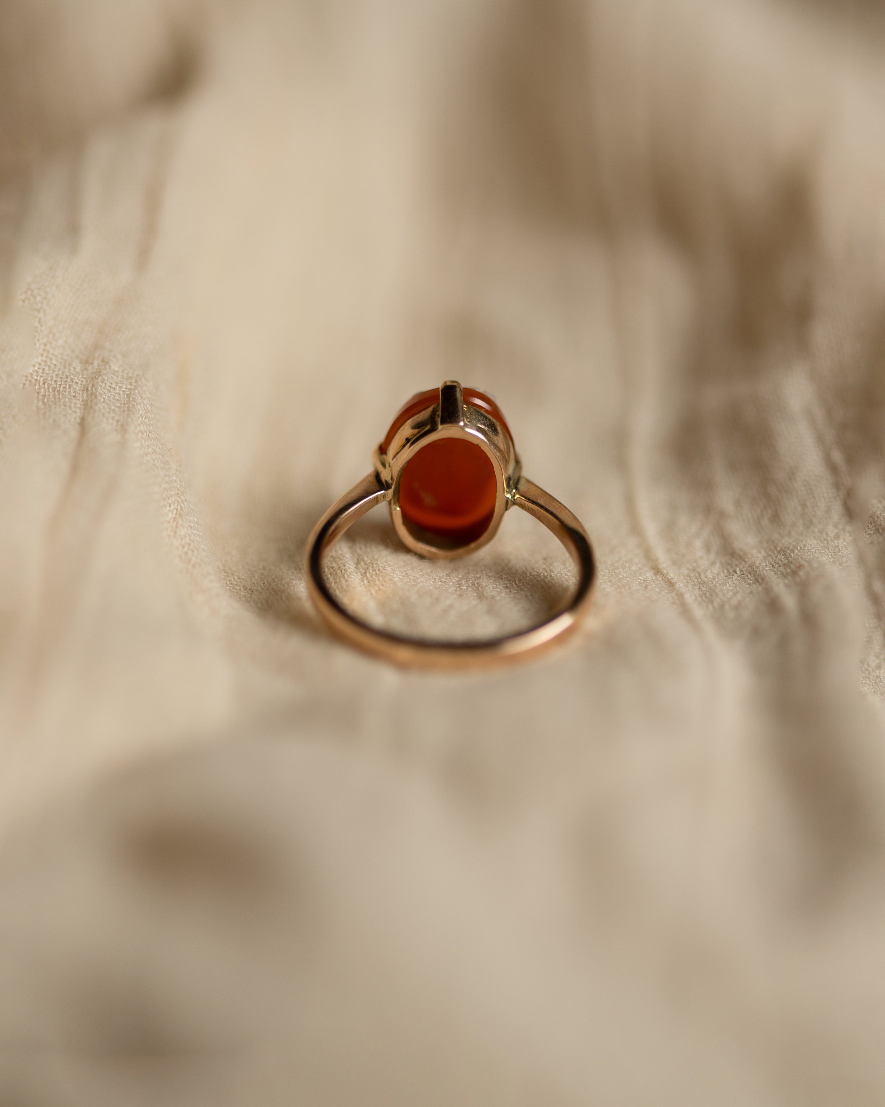 Frances Vintage 9ct Gold Agate Cameo Ring