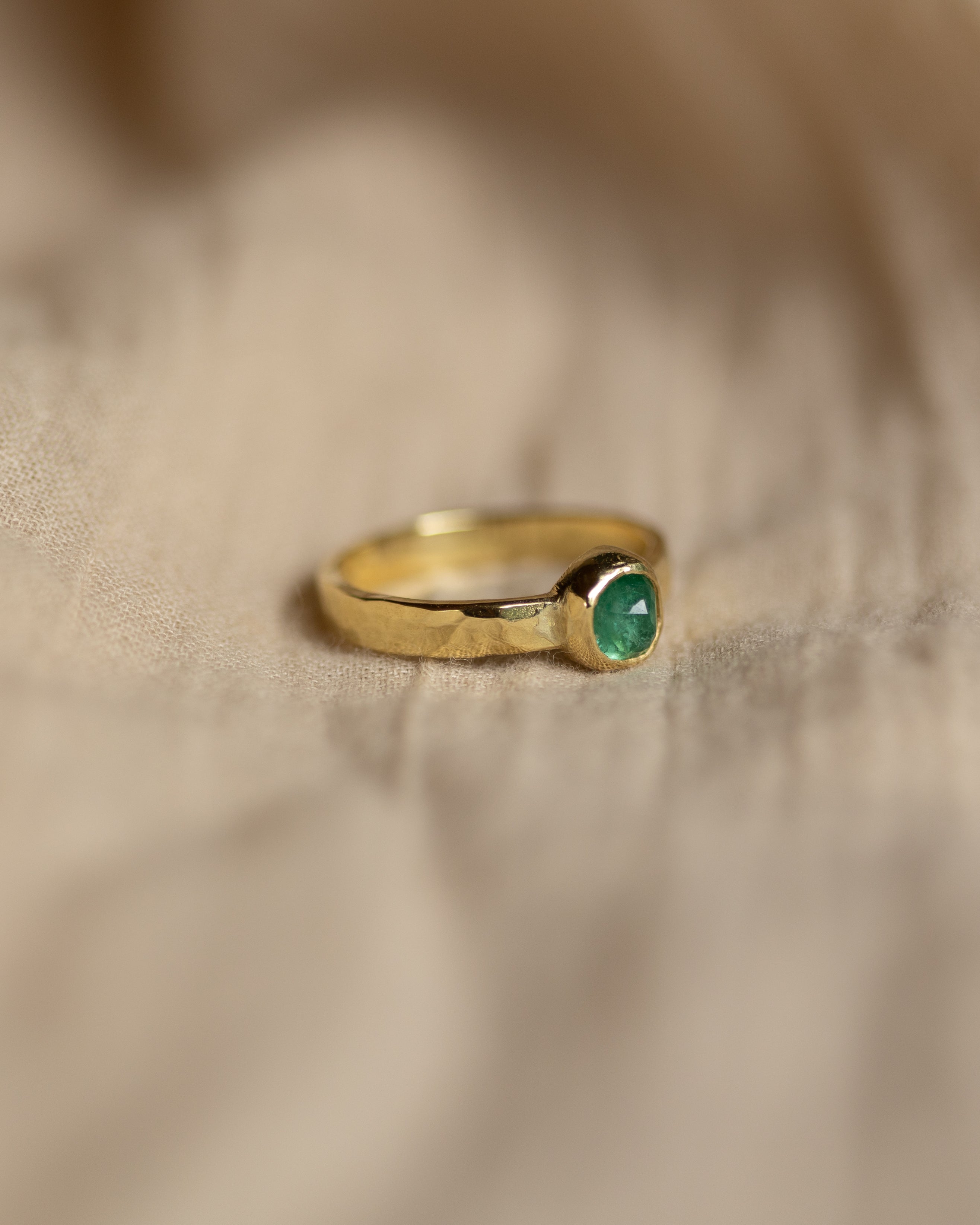 Mina Vintage 18ct Gold Emerald Solitaire Ring