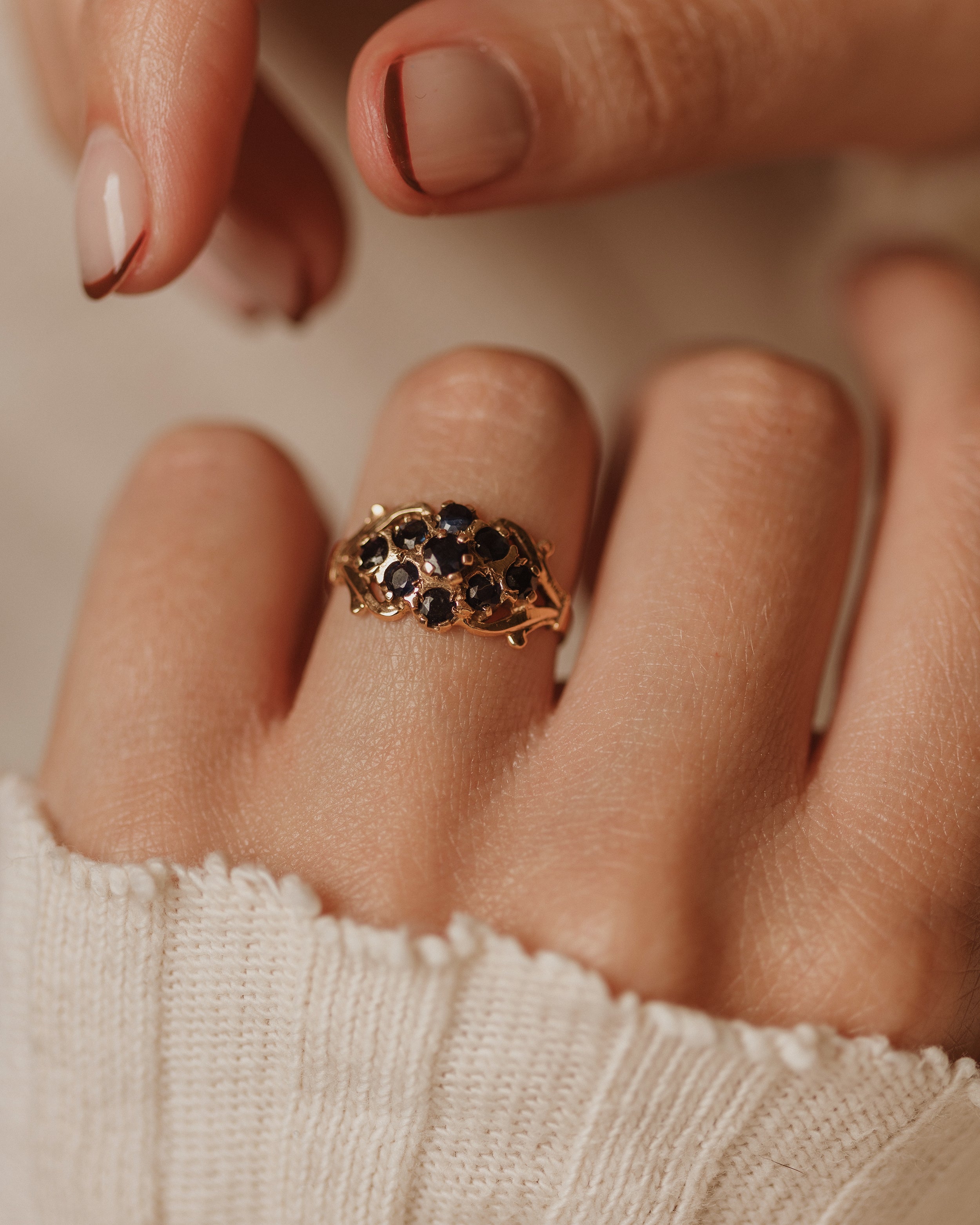 Image of Lois 1978 Vintage 9ct Gold Sapphire Cluster Ring