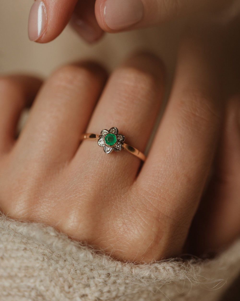 Corrine Vintage 18ct Gold Emerald & Diamond Daisy Cluster Ring