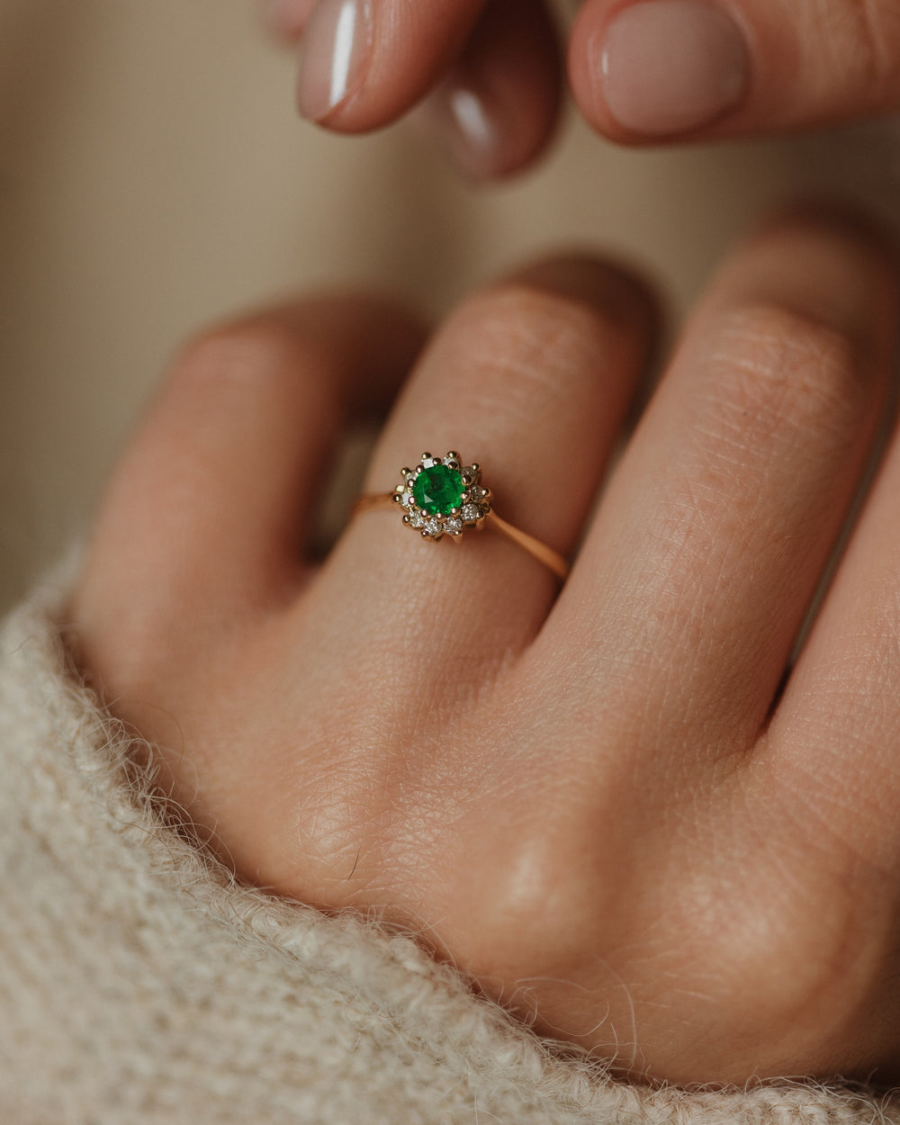 Rosette 1982 Vintage 18ct Gold Emerald & Diamond Cluster Ring