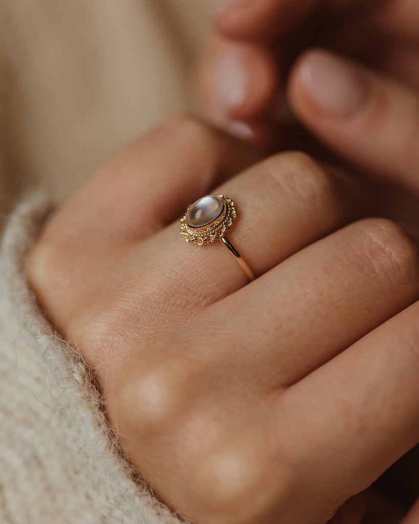 Rosemary 1980 Vintage 9ct Gold Moonstone Single Stone Ring