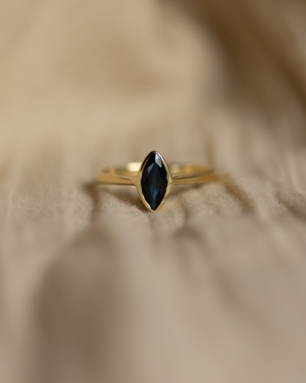 Cora Vintage 14ct Gold Marquise Sapphire Single Stone Ring