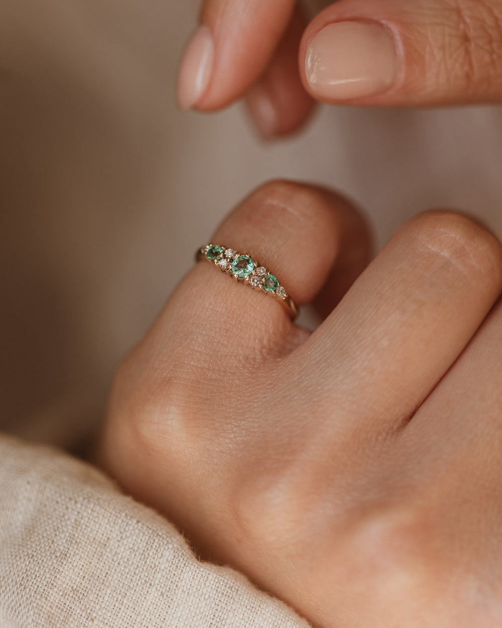 Effie Vintage 9ct Gold Emerald & Diamond Seven Stone Ring