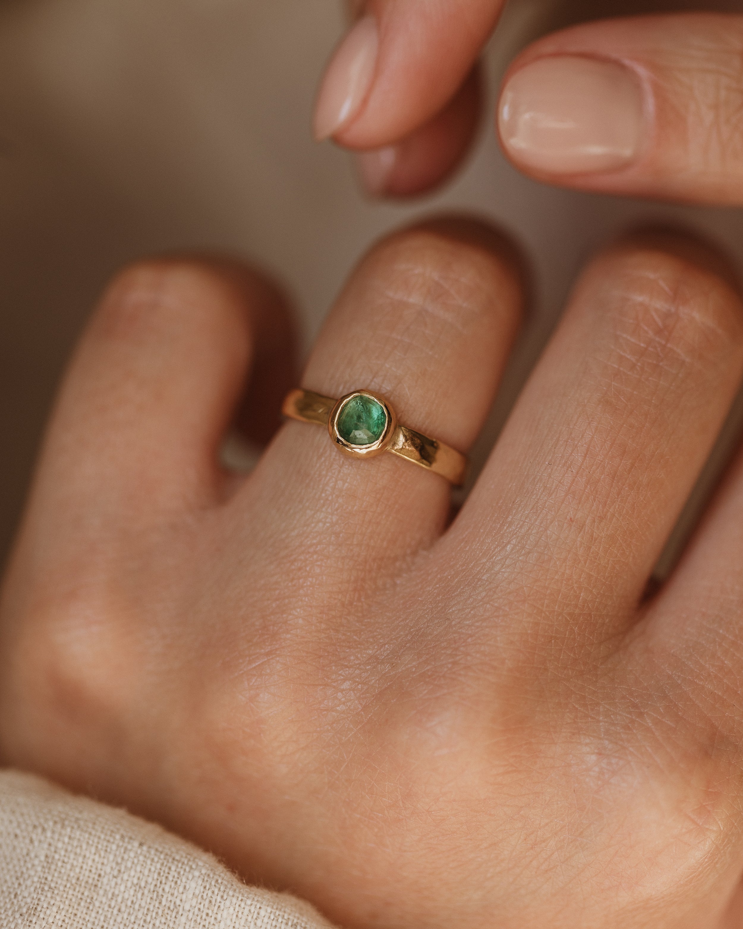 Image of Mina Vintage 18ct Gold Emerald Solitaire Ring