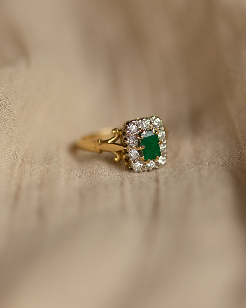 Vera Vintage 18ct Gold Emerald & Diamond Cluster Ring