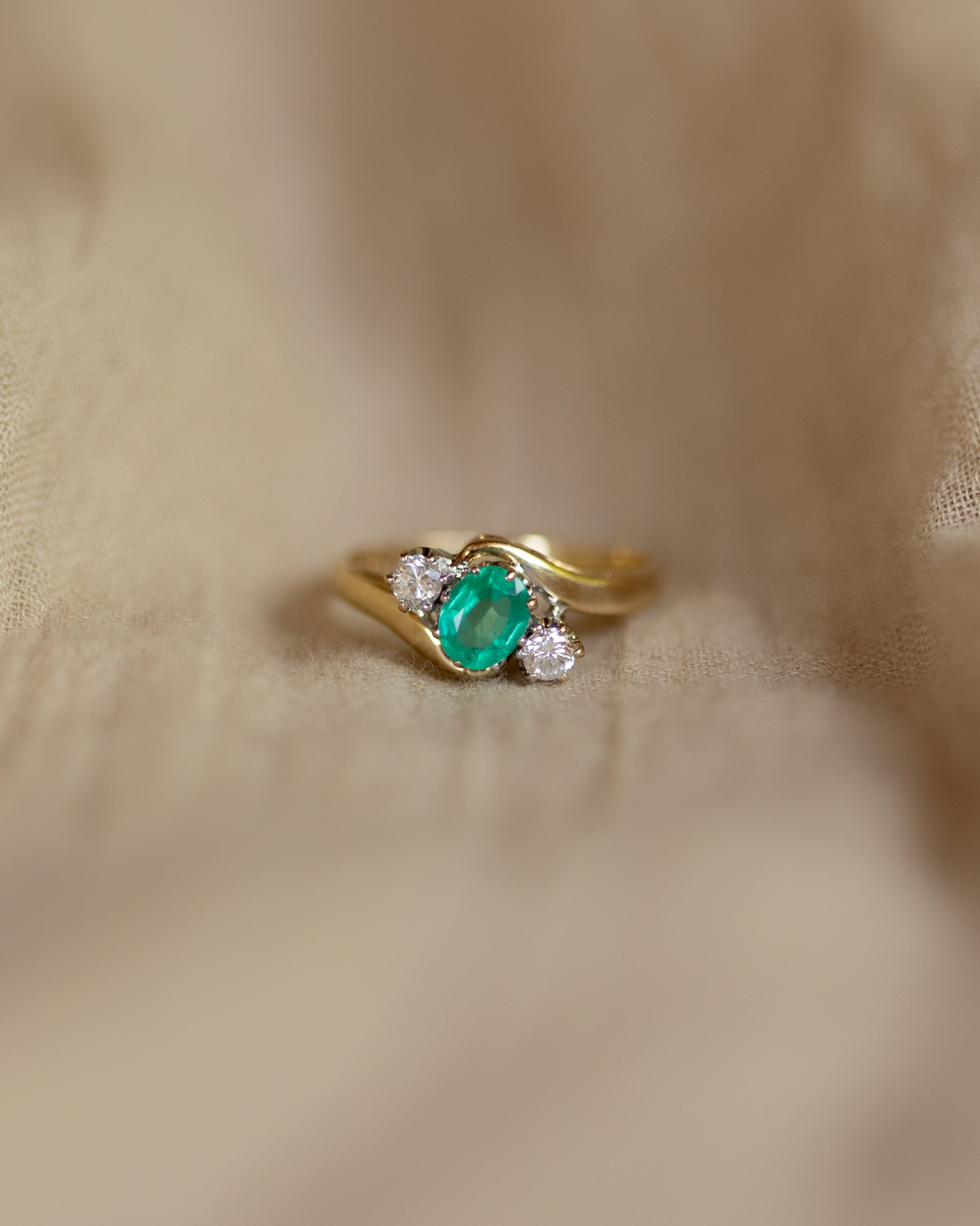 Quinn 1993 Vintage 9ct Gold Emerald & Diamond Trilogy Ring