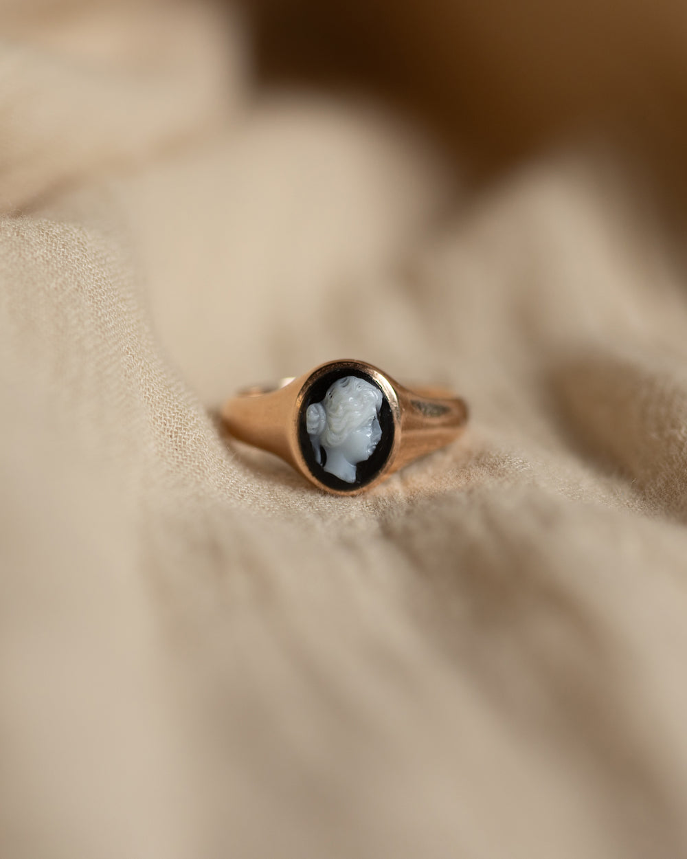 Dorothea 1913 Antique 9ct Gold Black Onyx Cameo Ring