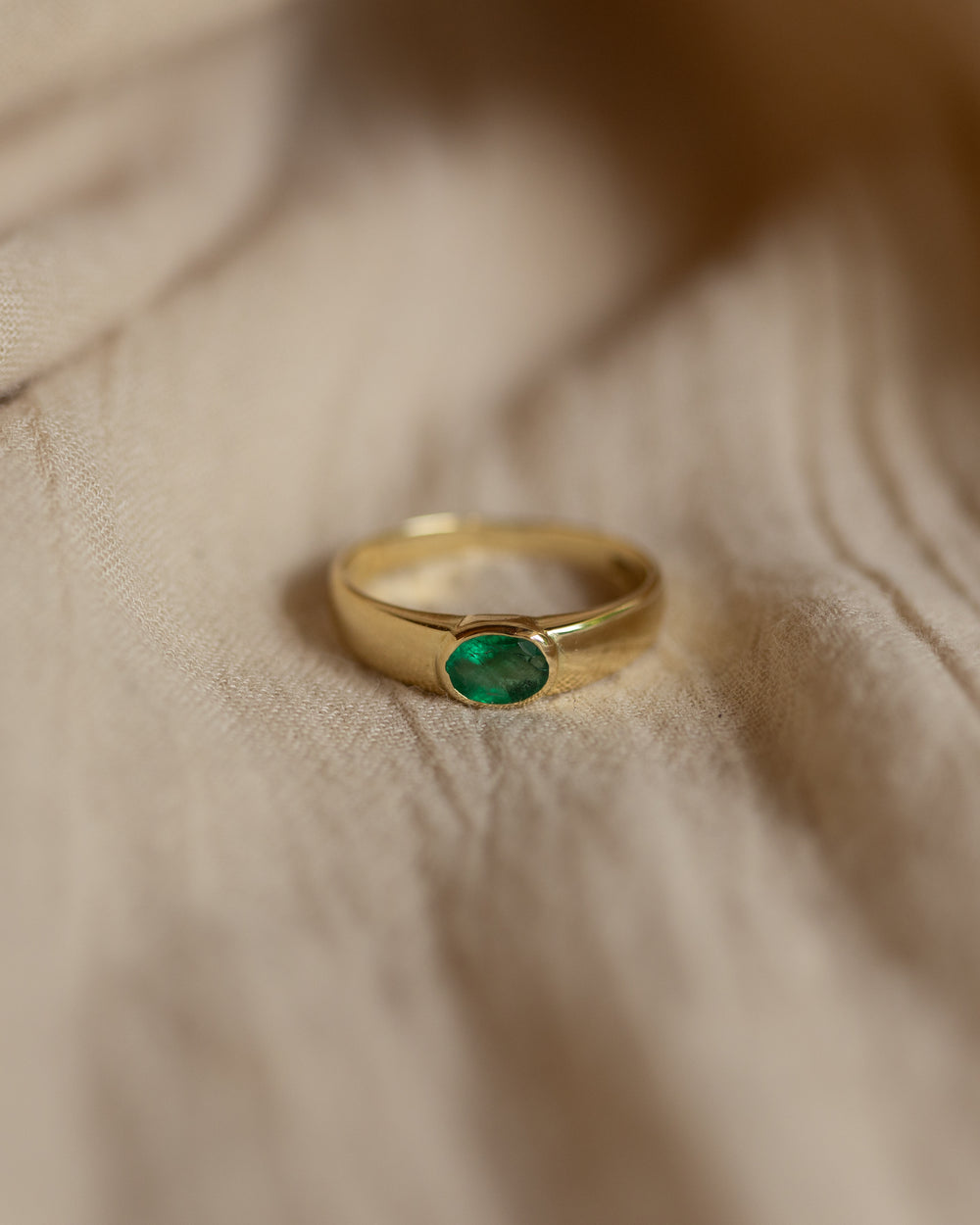 Josephine Vintage 18ct Gold Emerald Single Stone Ring