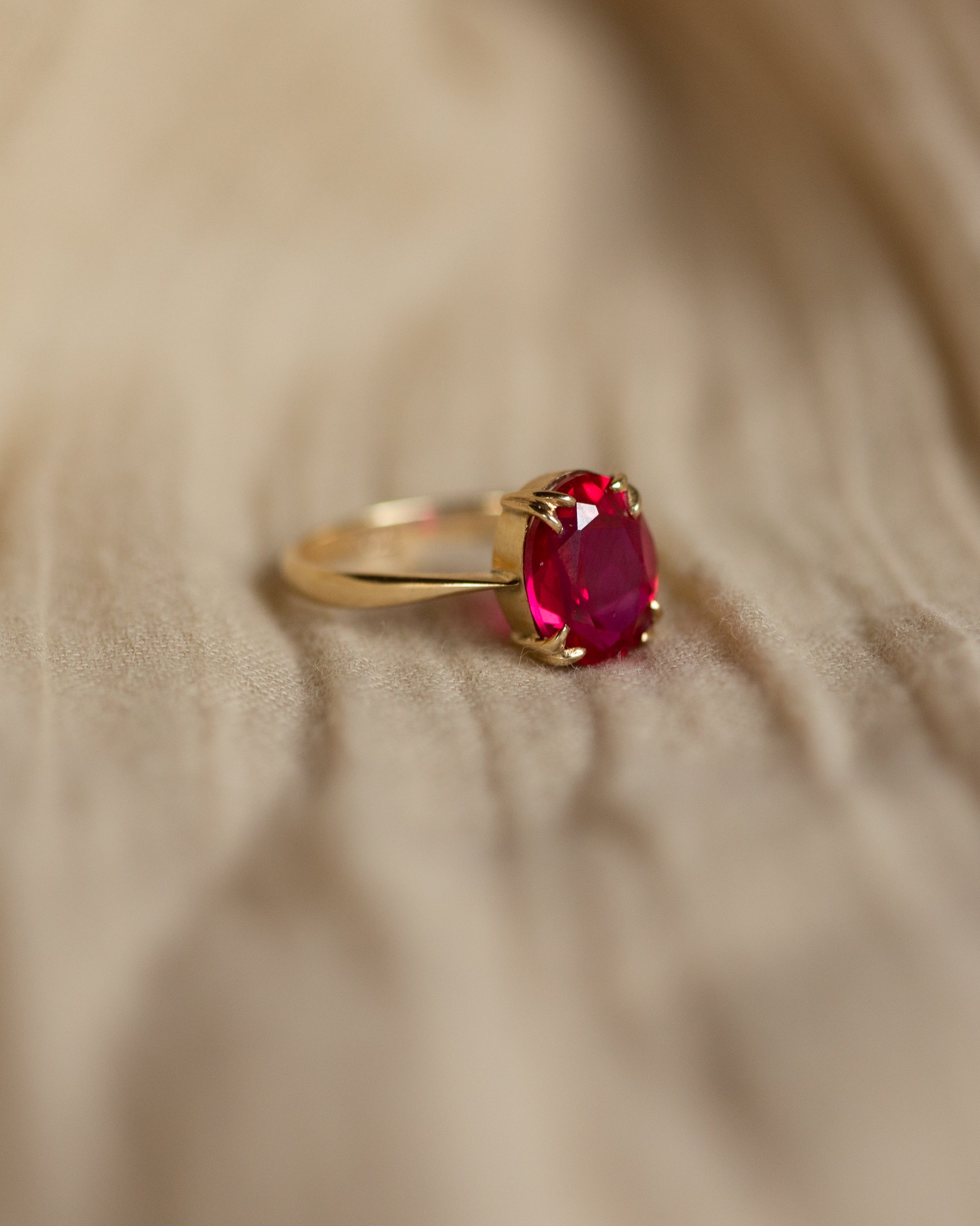 Primrose Vintage 9ct Gold Synthetic Ruby Single Stone Ring