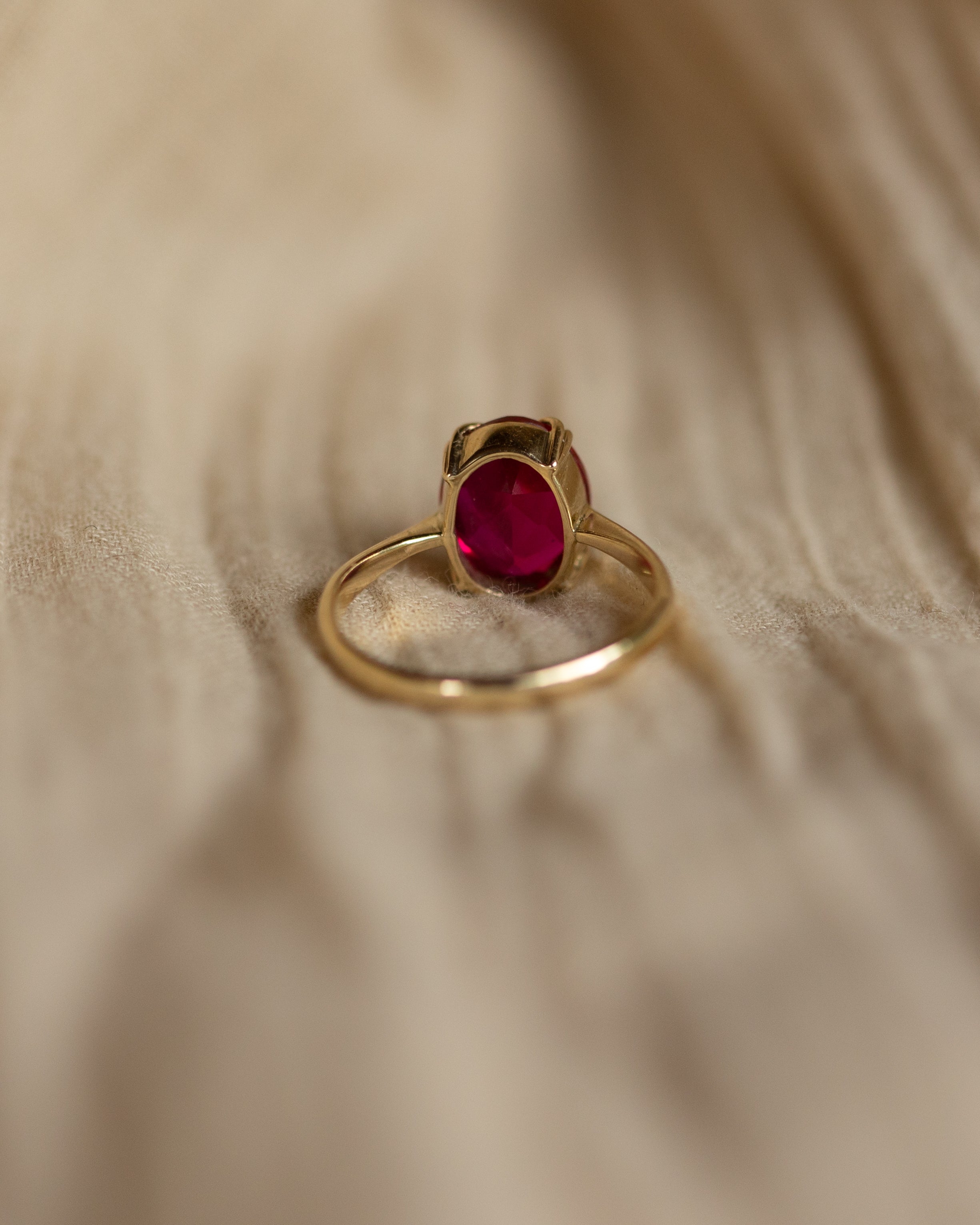 Primrose Vintage 9ct Gold Synthetic Ruby Single Stone Ring