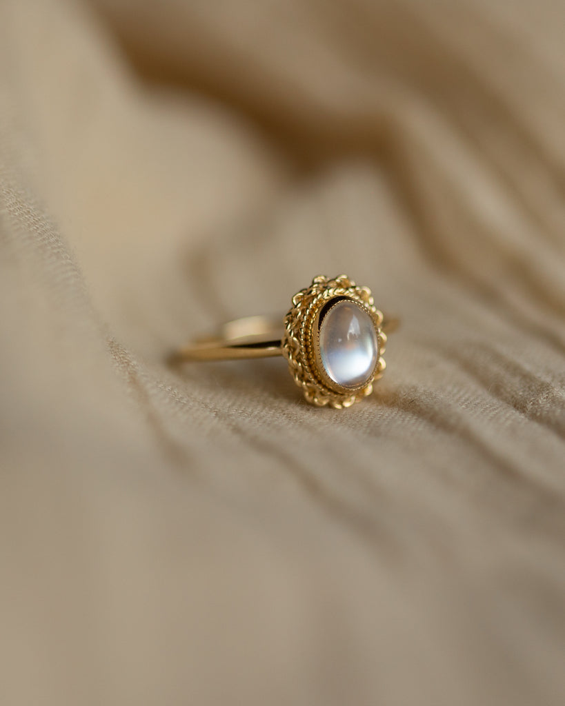 Rosemary 1980 Vintage 9ct Gold Moonstone Single Stone Ring