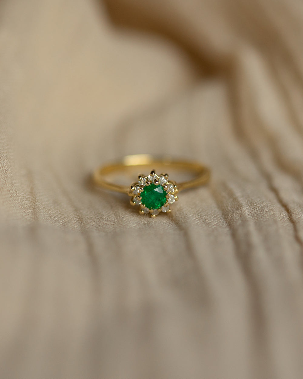 Rosette 1982 Vintage 18ct Gold Emerald & Diamond Cluster Ring