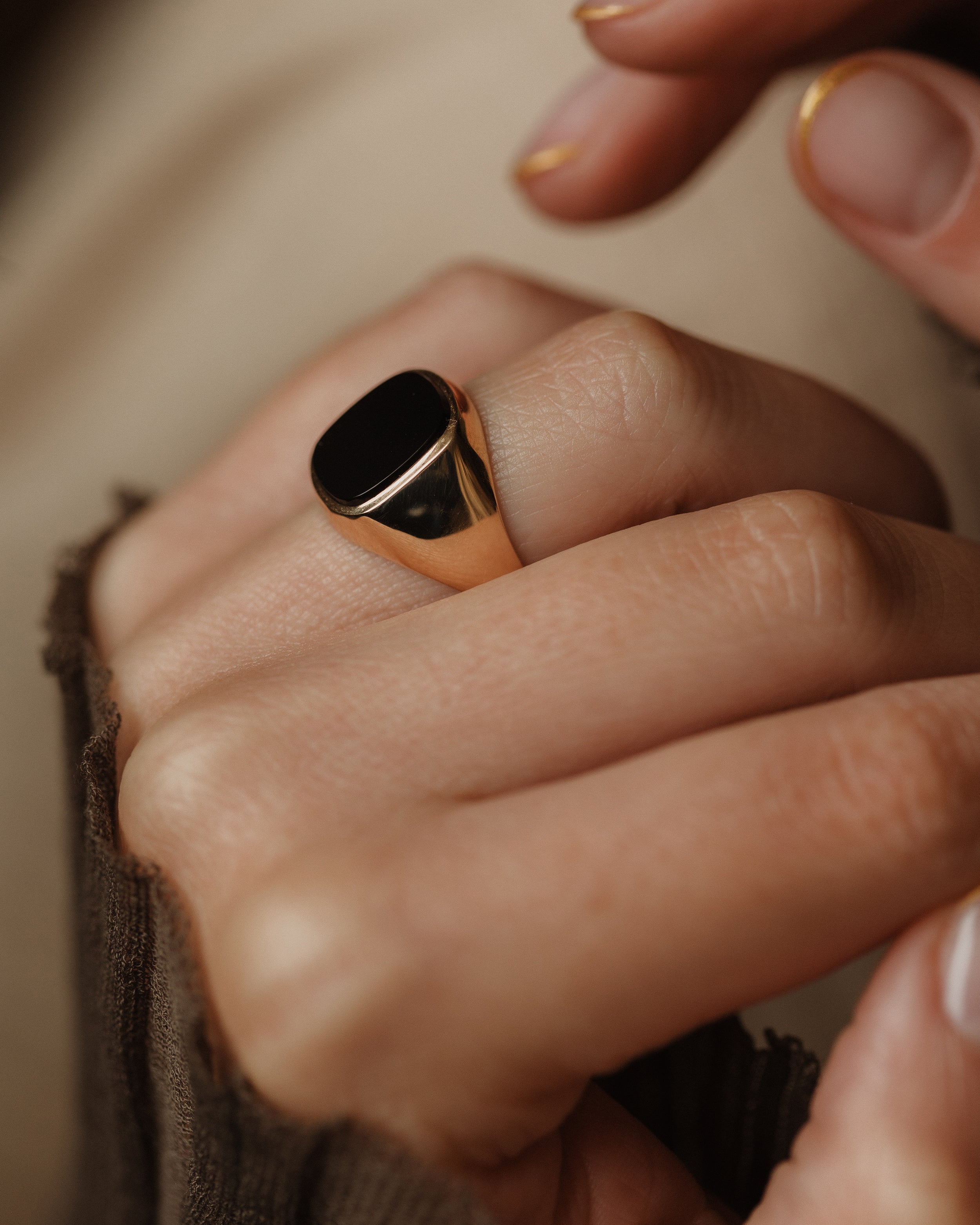 Irma 1973 Vintage 9ct Gold Black Onyx Signet Ring