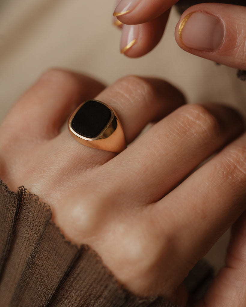 Irma 1973 Vintage 9ct Gold Black Onyx Signet Ring