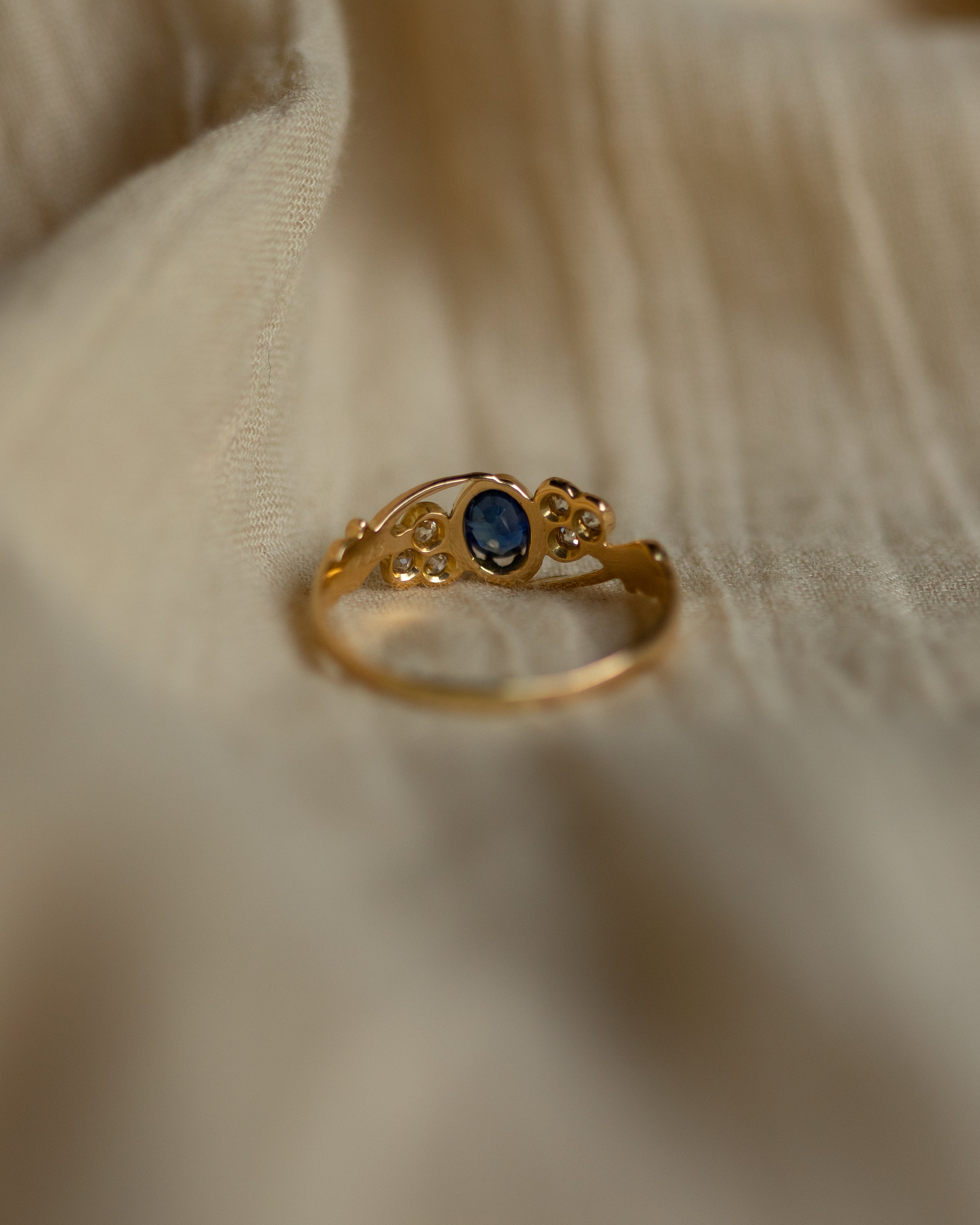 Primrose Antique 18ct Gold Sapphire & Diamond Ring