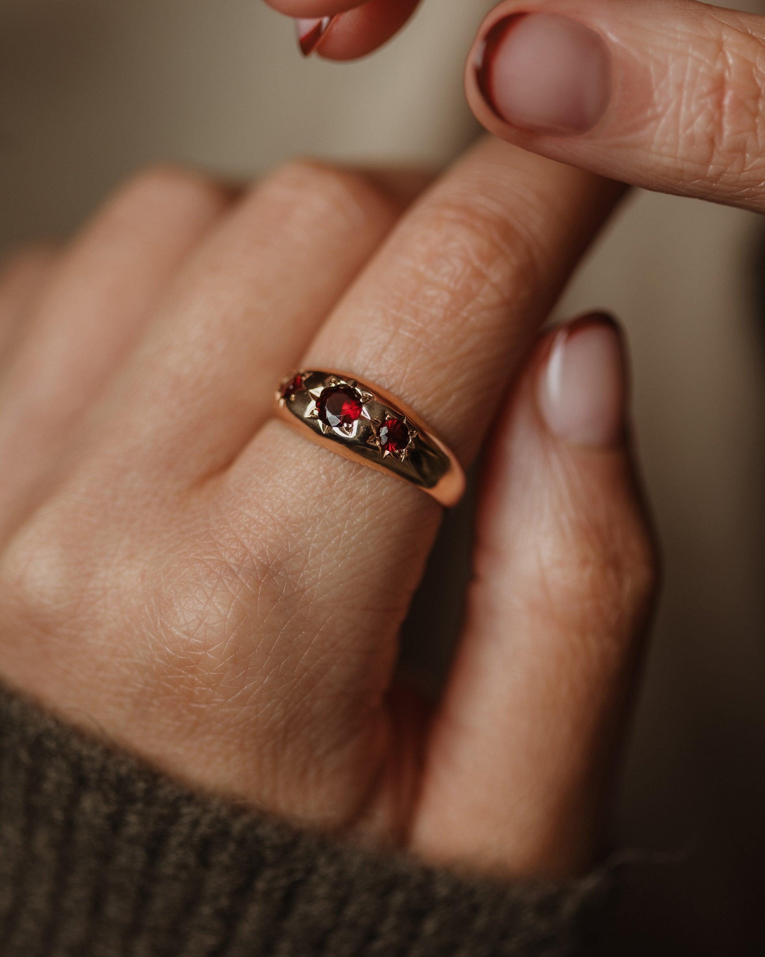 Zadie 1971 Vintage 9ct Gold Garnet Trilogy Ring