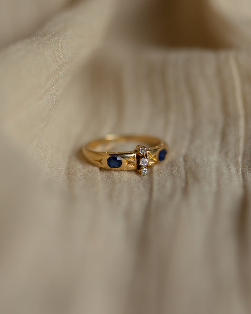 Meline Antique 18ct Gold Sapphire & Diamond Ring