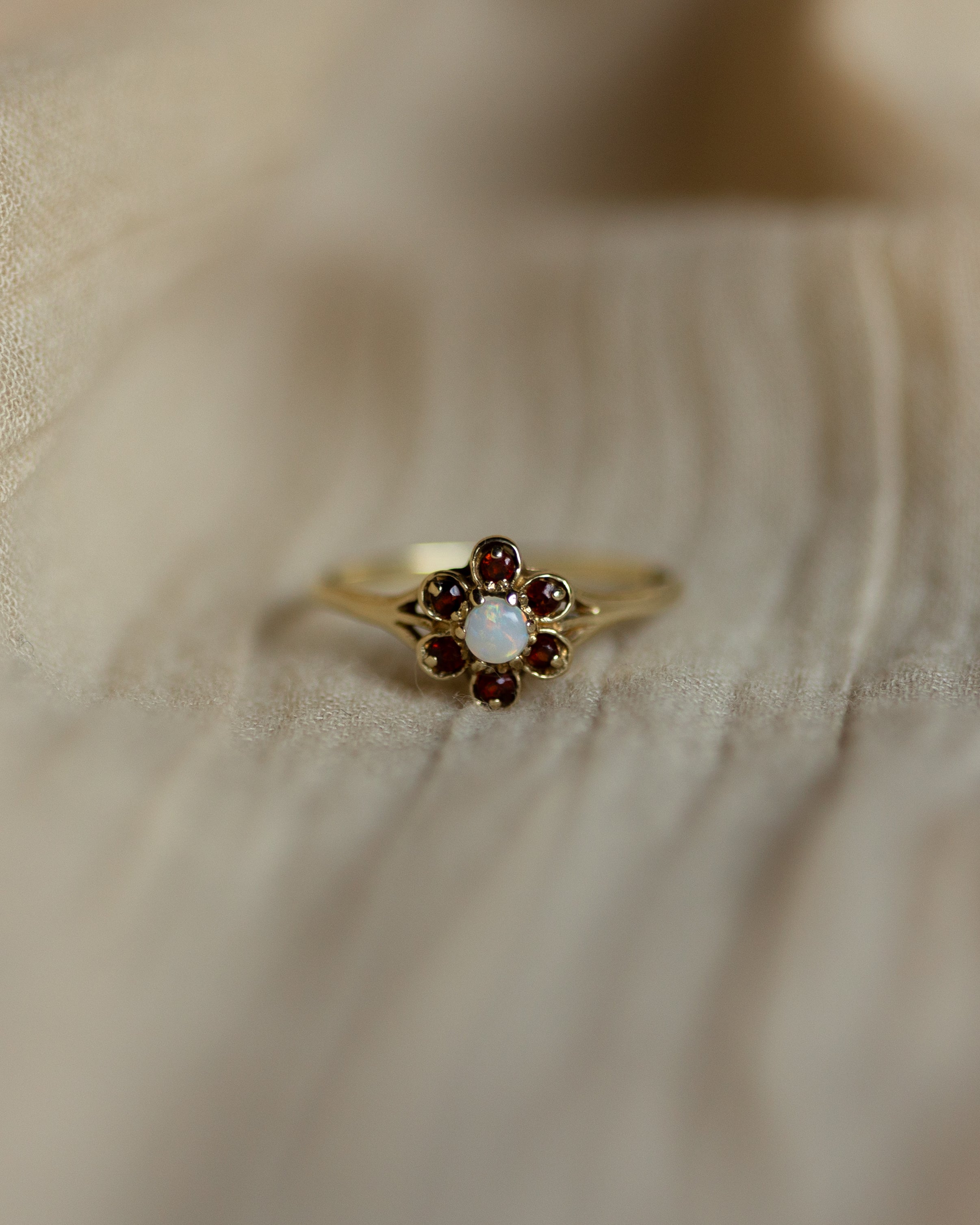 Livia 1976 Vintage 9ct Gold Opal & Garnet Flowerhead Cluster Ring