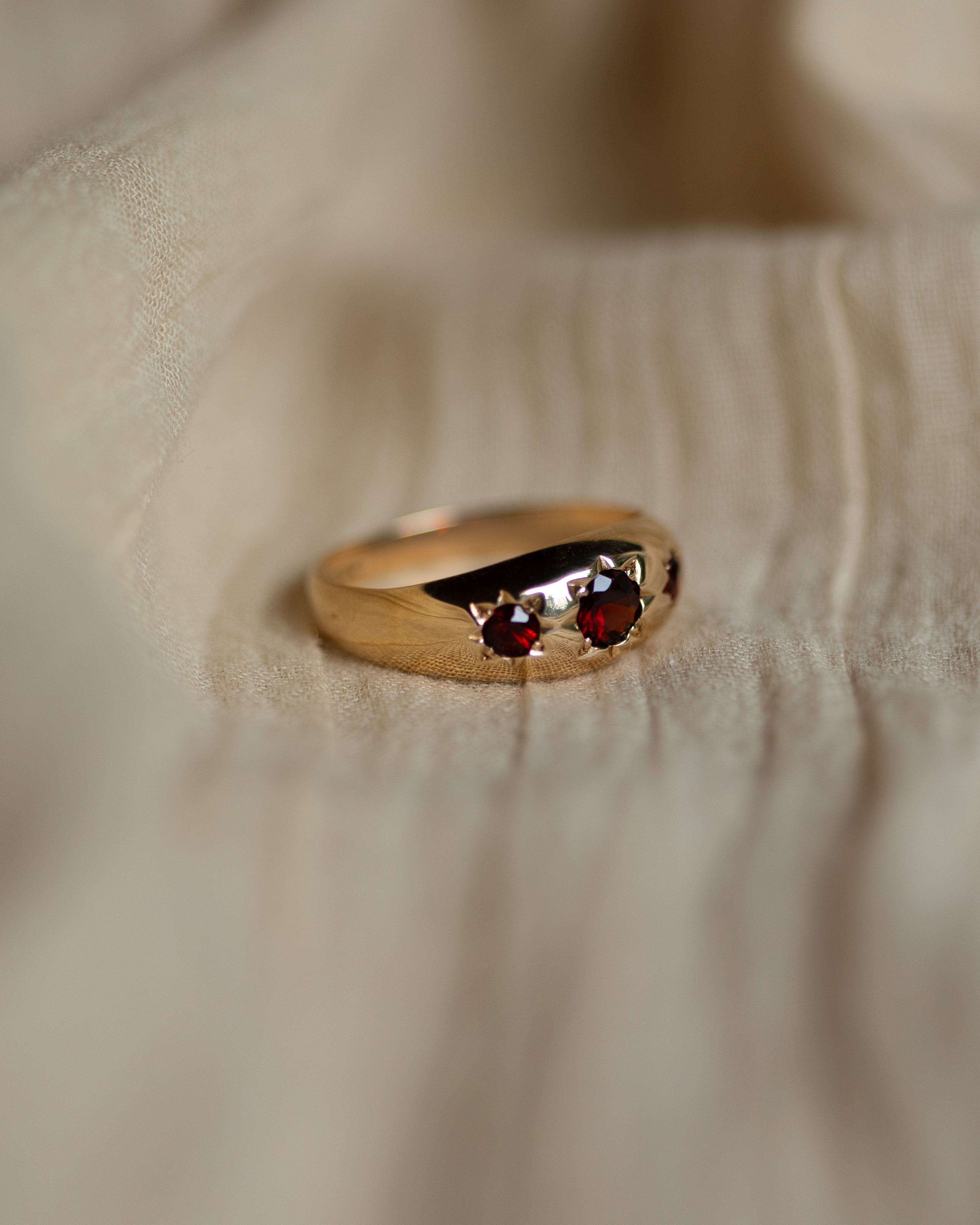 Zadie 1971 Vintage 9ct Gold Garnet Trilogy Ring