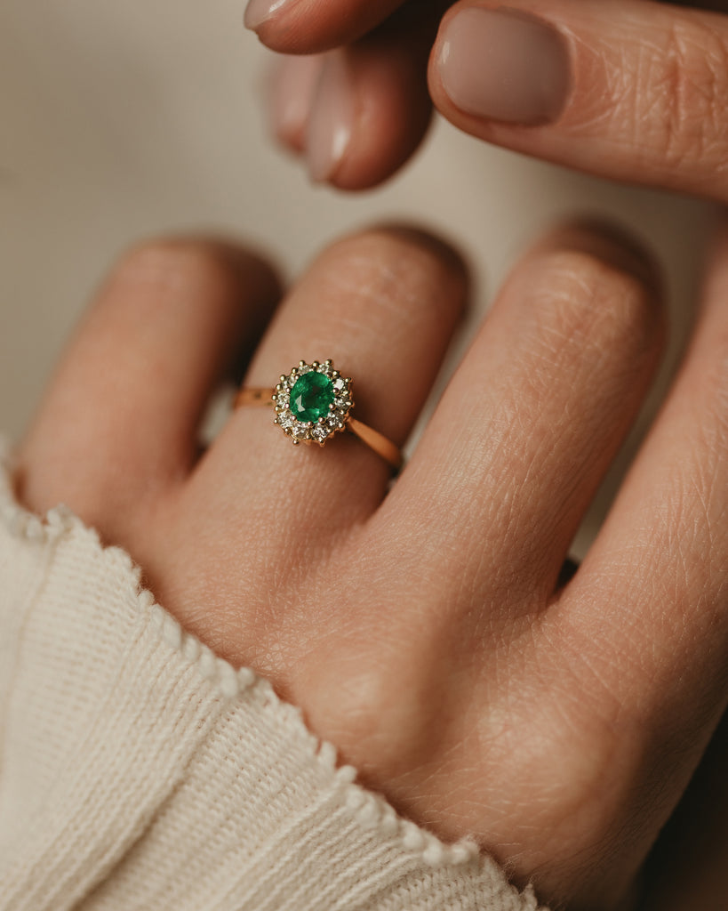 Janette 1982 Vintage 18ct Gold Emerald & Diamond Cluster Ring