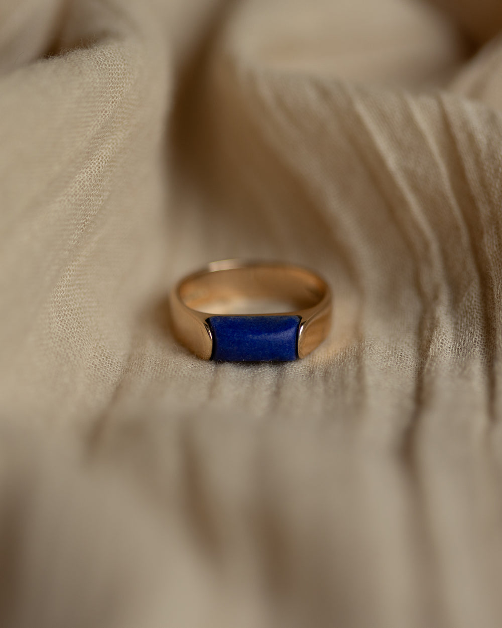 Goldie 1973 Vintage 9ct Gold Lapis Lazuli Single Stone Ring