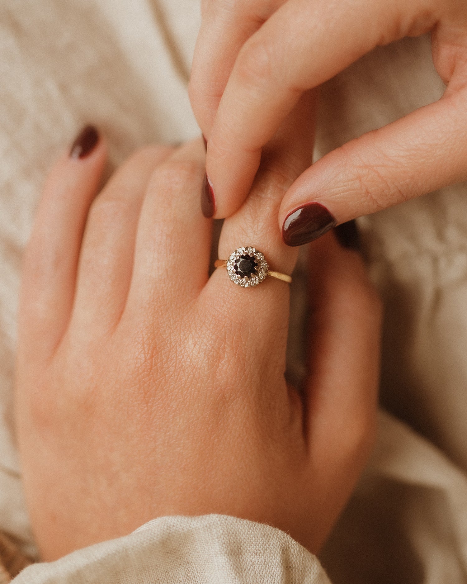 Image of Vivian 18ct Gold Vintage Sapphire & Diamond Ring